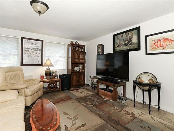 5th image of 5741 New York Ave