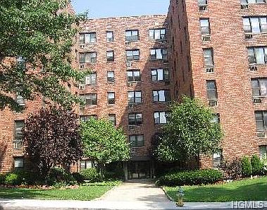 1st image of 11 Lake St APT 6M