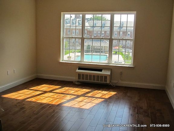5th image of 111 Glenwood Ave APT 307