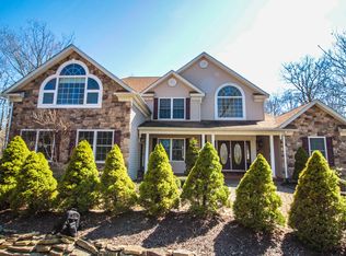 130 Hazelnut Ct, Long Pond, PA