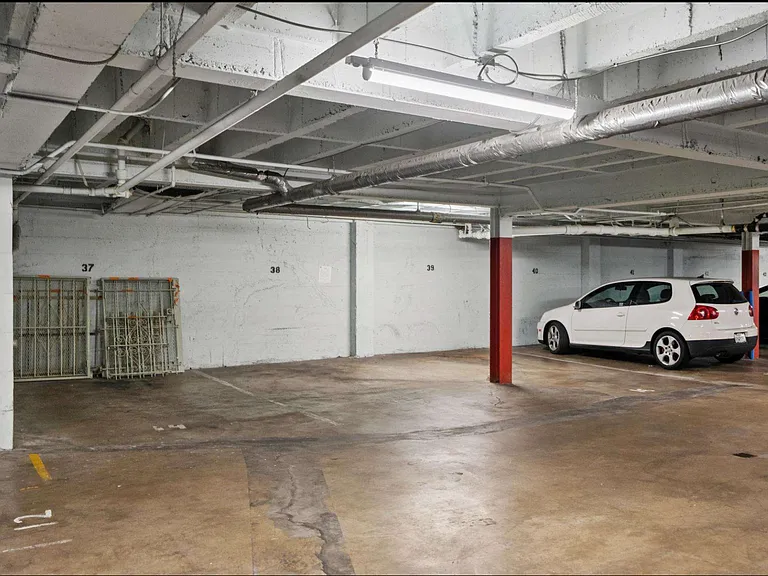 1250 Clay St — Photo 31