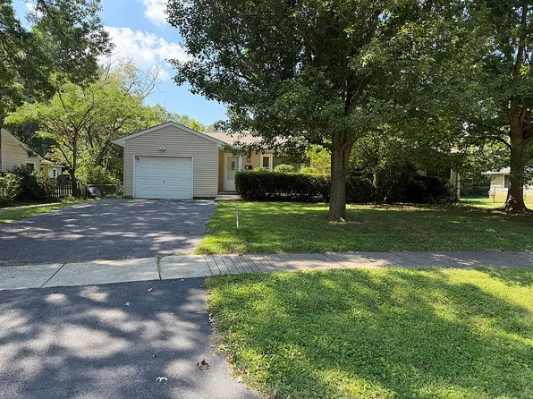 323 N Hillsdale Dr, Bloomington, IN 47408
