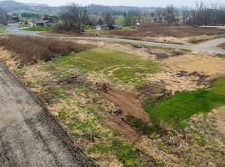 2 Twin Creeks Rd, La Crosse, WI 54601