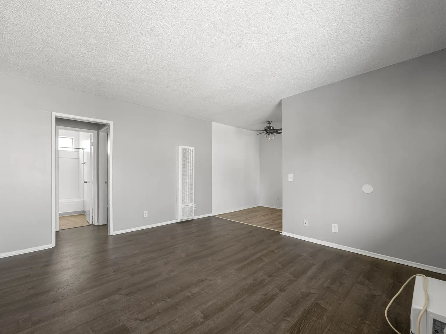 19035 Sherman Way — Photo 4