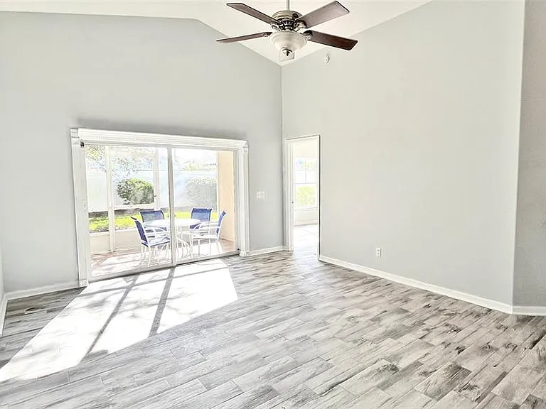 337 Silver Palms Cir — Photo 16