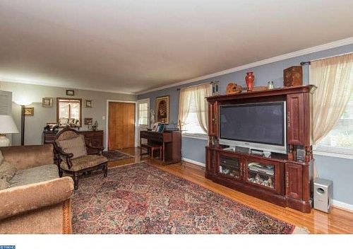 3rd image of 600 Childs Ave
