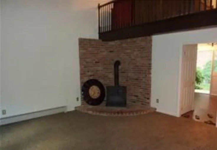 55 Catalpa Rd — Photo 8