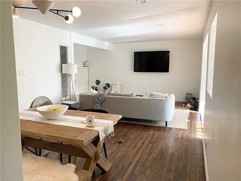 3 bed, 1365 sqft, $4,600 — Photo 3