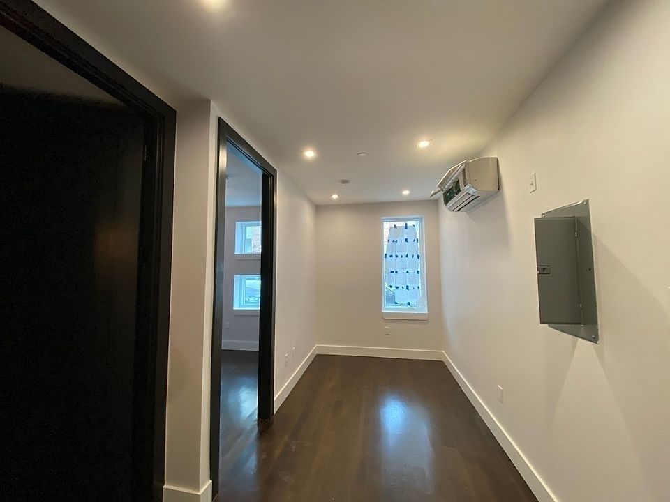2nd image of 178 Skillman Ave #112
