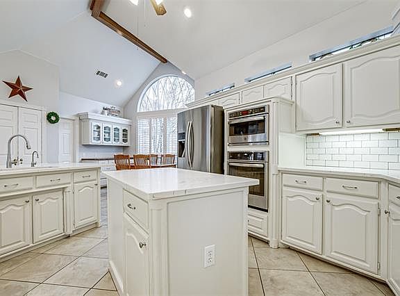 2nd image of 449 Chippendale Dr