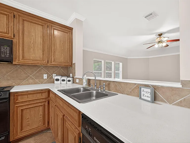 1646 Martin Lake Dr — Photo 15