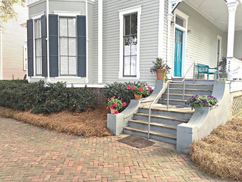 Entrance to Apartments