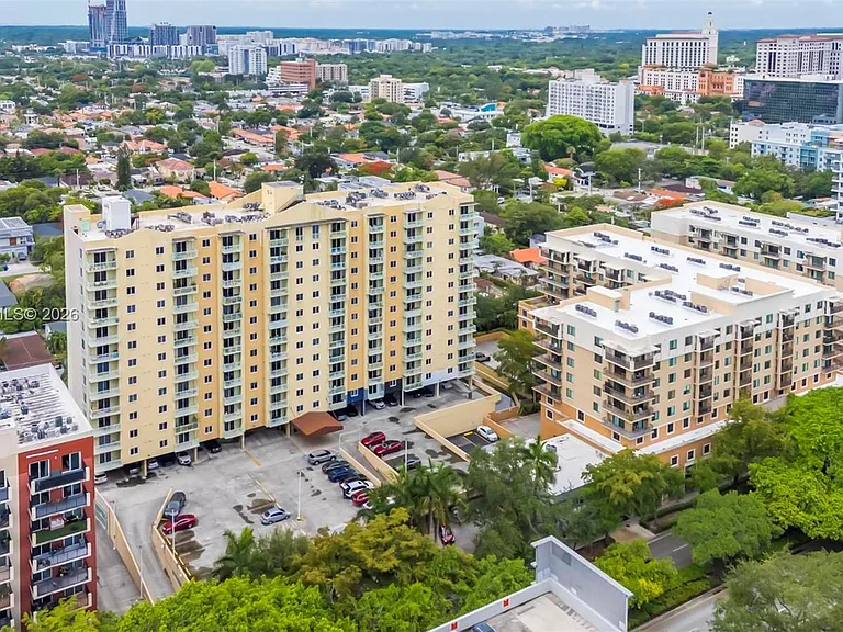 3500 Coral Way #Penthouse 111 — Photo 6