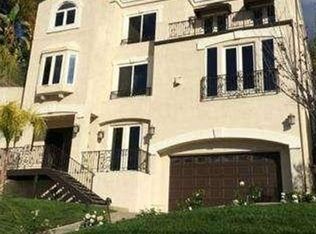 5256 Calatrana Dr, Woodland Hills, CA 91364