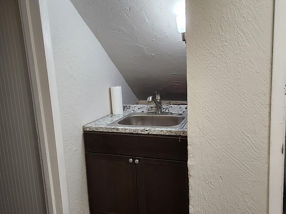 4th image of 27 Holmes Ave #3