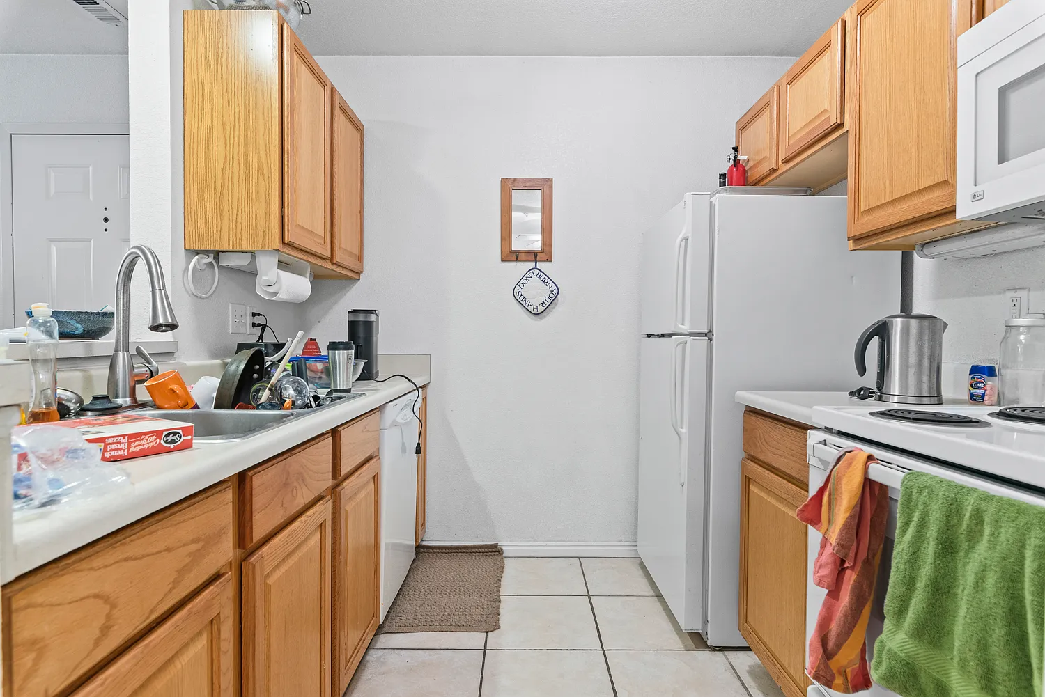 3 bed, 1090 sqft, $585 — Photo 4