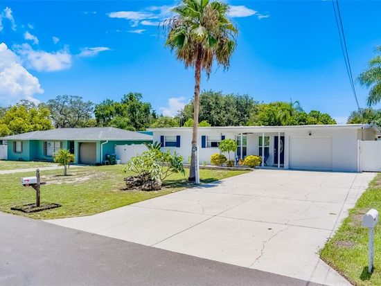 14648 Brewster Dr, Largo, FL 33774