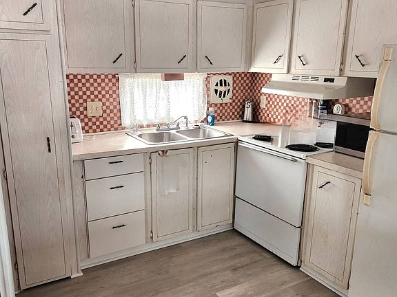 3rd image of 7349 Ulmerton Rd Lot 322