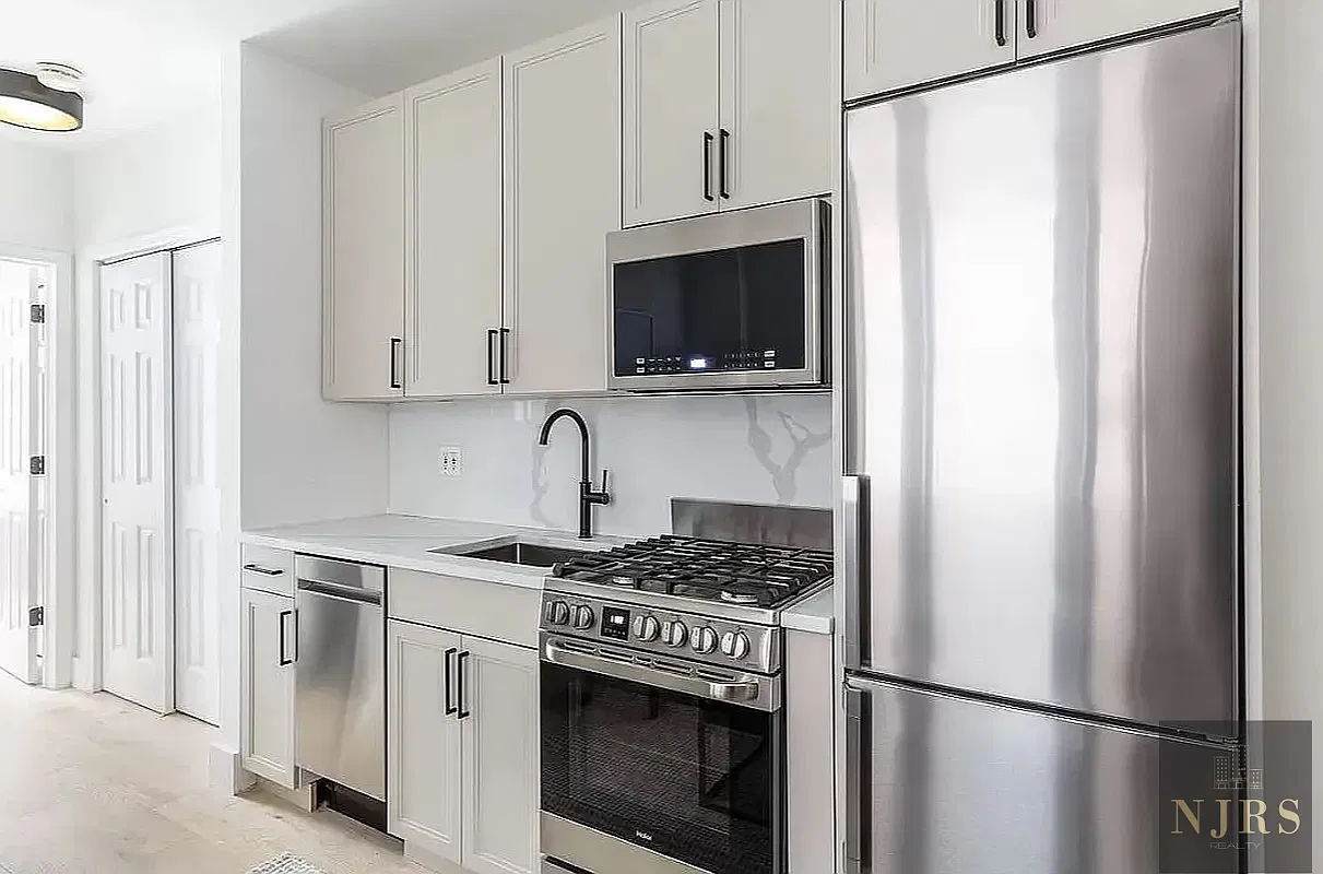 226 West 97th Street — Photo 3