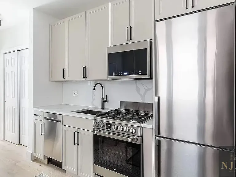 226 W 97th St #2C — Photo 4