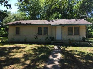 1210 Rayburn Dr, Carthage, TX 75633