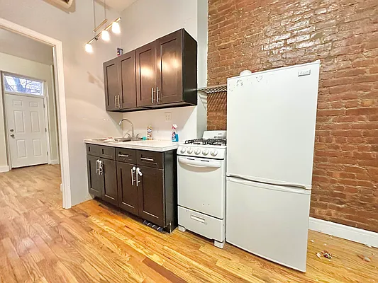 Rented by Doorway NYC, LLC | media 17