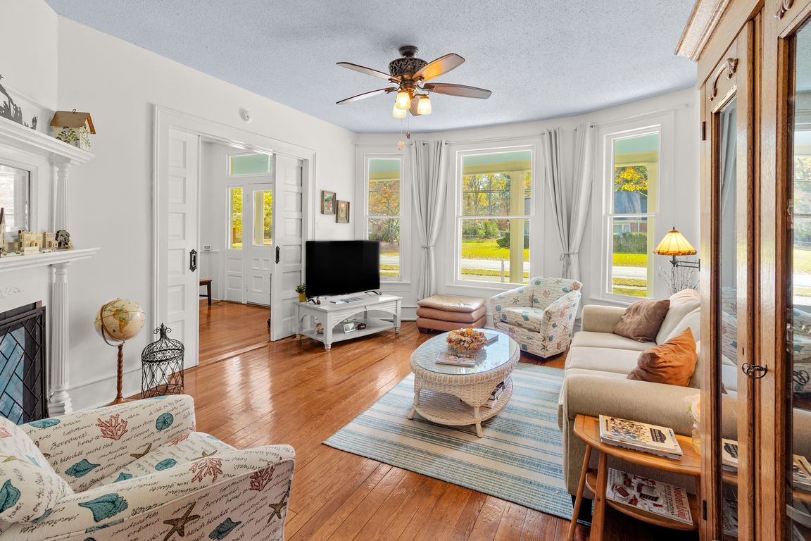 next background image