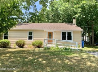 154 Atlantis Ave, Manahawkin, NJ 08050