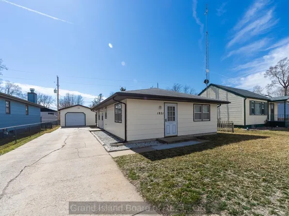 1821 W 11th St, Grand Island, NE 68803