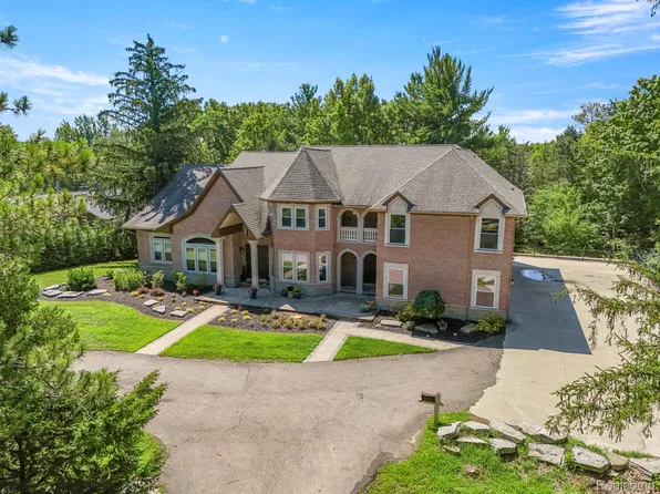 41901 Eight Mile Rd, Northville, MI 48167