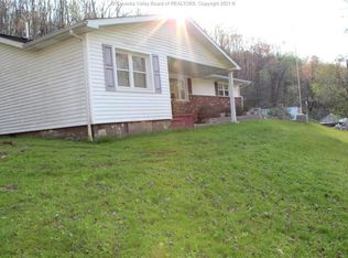 4579 Victoria Rd, Charleston, WV 25313