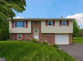 361 Blue Bell Dr, Mountville, PA 17554