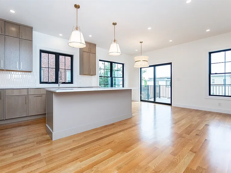 165 Campbell Ave #2 — Photo 14