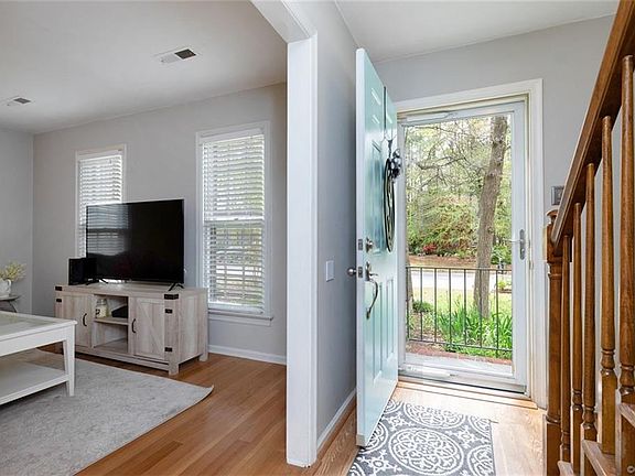 2nd image of 4707 N Lakefront Dr