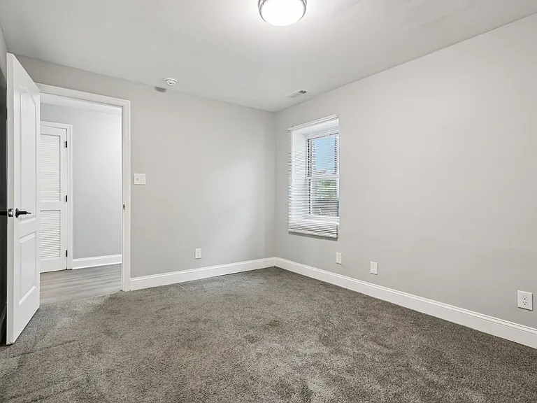 Galloway Court Apartments — Photo 32