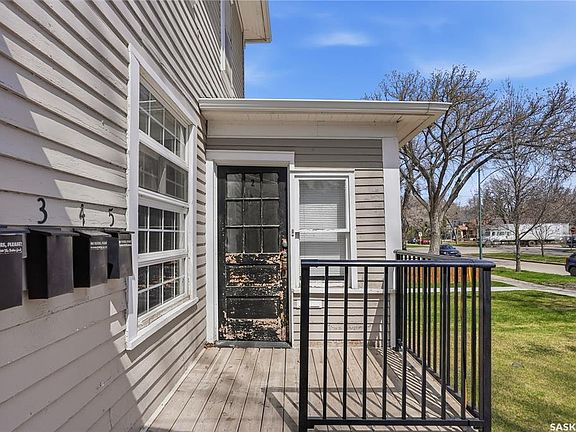 2nd image of 610 Albert AVENUE
