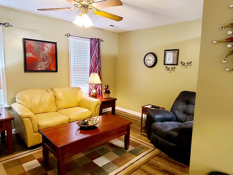 Fully FURNISHED 1 Bedroom. 
Tastefully decorated and roomy