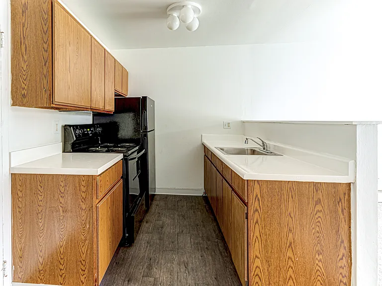 Manor House Apartments — Photo 14