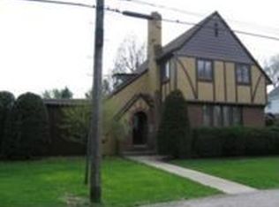 705 Center Pl, Ottawa, IL 61350