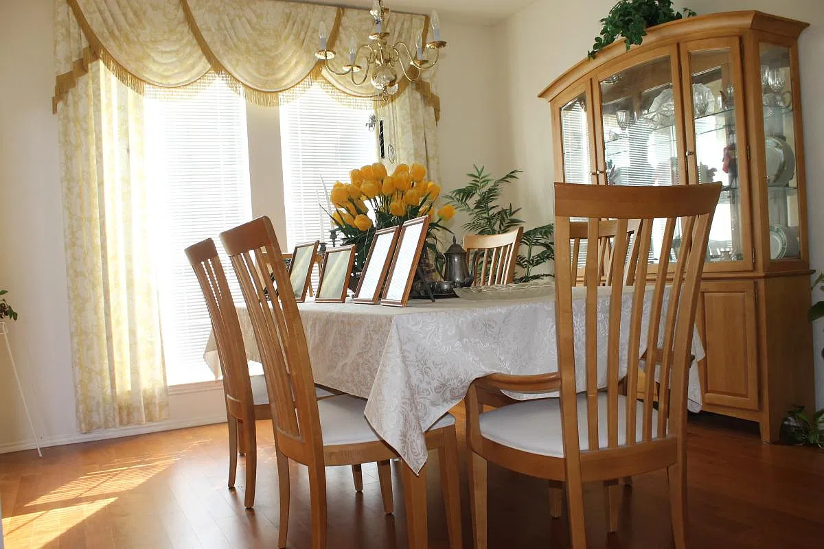 4 bed, 2.5 bath, 2621 sqft, $2,650 — Photo 3