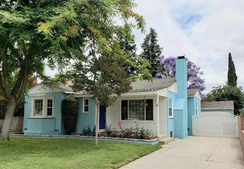 1st image of 430 S Griffith Park Dr