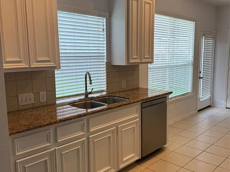 3139 Summerland Dr — Photo 11
