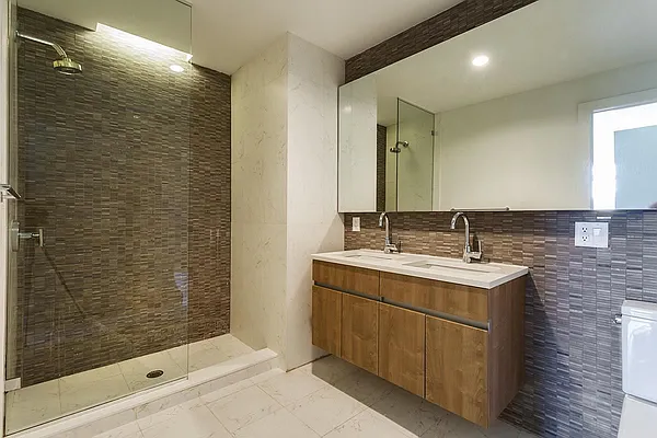 Rented by JCity Realty, LLC | media 7