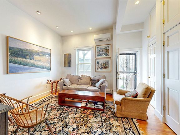 5th image of 25 Fort Ave #1
