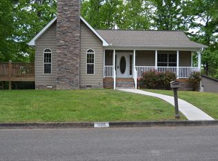 300 Revere Ave, Clinton, TN 37716