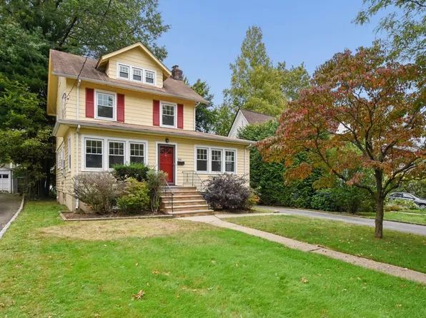 20 Undercliff Rd, Millburn, NJ 07041