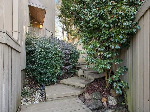 3rd image of 3000 Sawtooth Cir