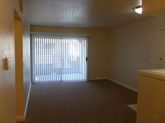 5th image of 1909 High Valley Ct Unit 211