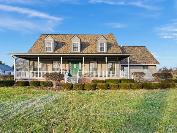 16445 Armada Center Rd, Armada, MI 48005