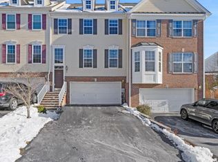 208 Balsam Dr, New Windsor, NY 12553
